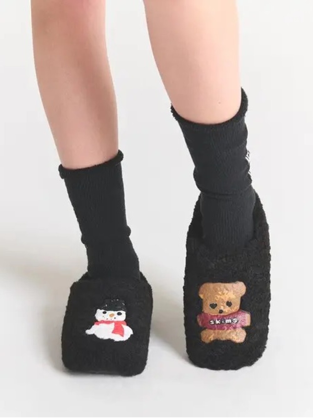 Skims x Cactus Plant Flea Market Sherpa Slippers size 37/7 limited edition NWT - Picture 2 of 13